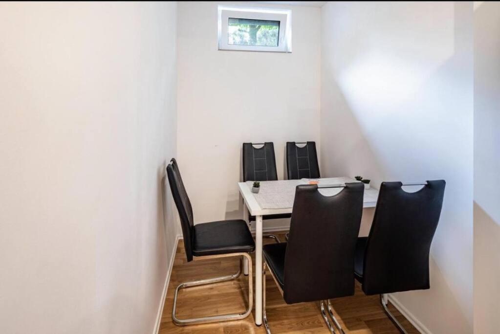 Cityloft Kassel 1 - Zentrale Unterkunft Fuer Gruppen Bis 7 Personen - Parkplatz - Netflix Bagian luar foto