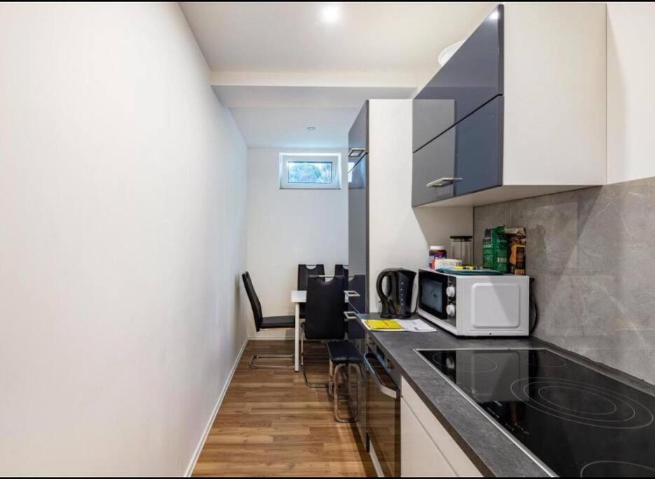 Cityloft Kassel 1 - Zentrale Unterkunft Fuer Gruppen Bis 7 Personen - Parkplatz - Netflix Bagian luar foto